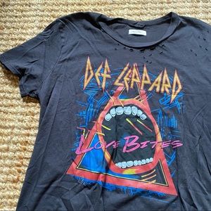 Lauren Moshi Def Lepard Band Tee Size L